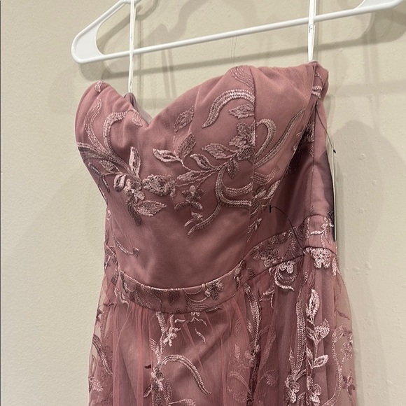 NWT Lulus Elegant Strapless Lace Gown in Mauve- XL - Picture 6 of 11